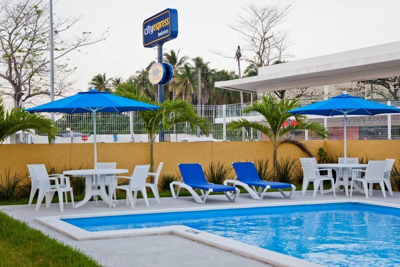 City Express By Marriott Paraíso Buitenkant foto